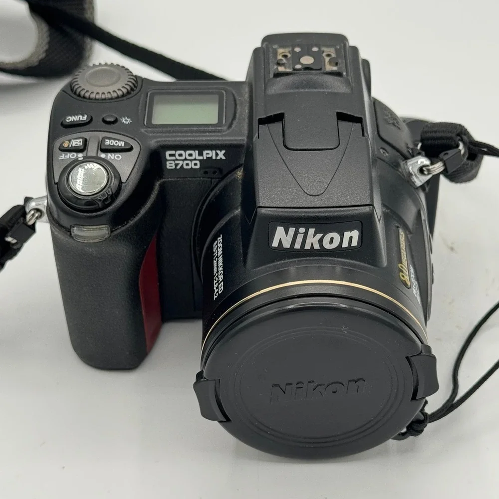 Nikon Coolpix 8700 8.0MP Digital Camera 8x Optical Zoom Black with Battery Strap
